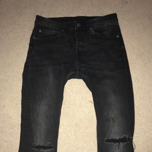 H&M distressed skinny jeans